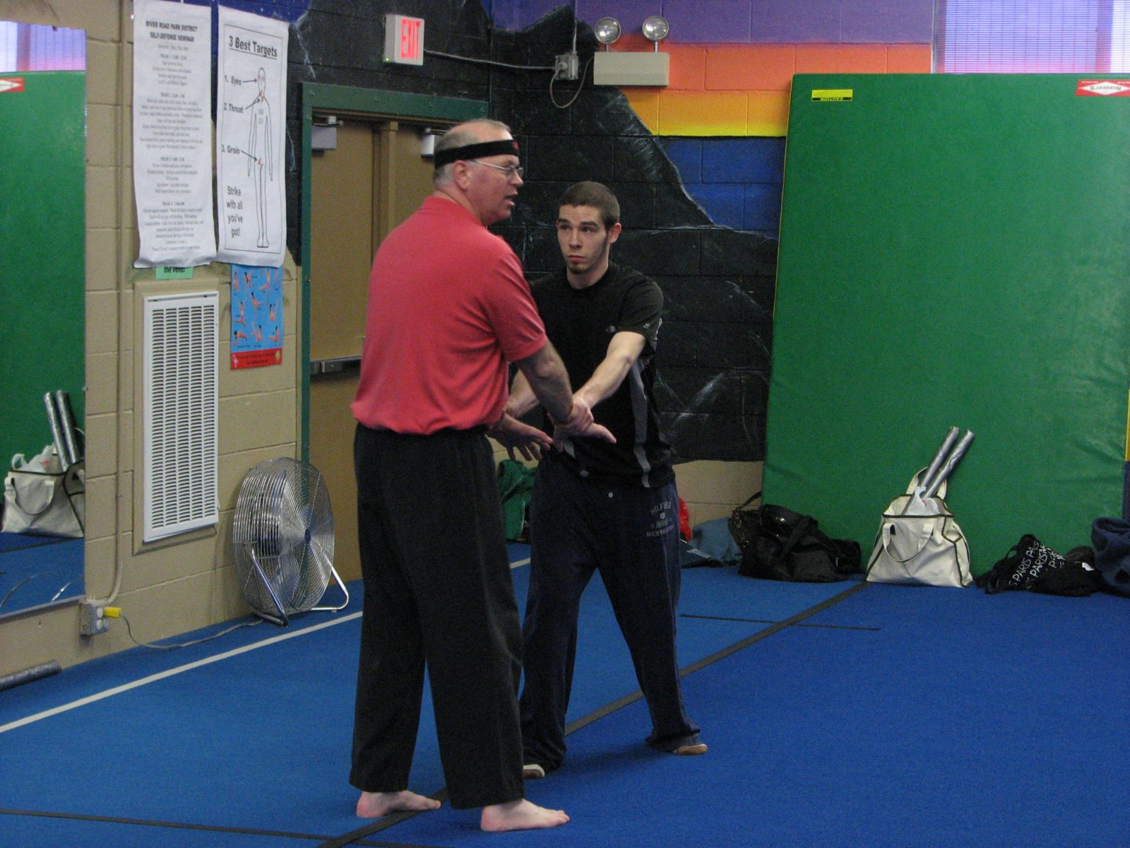 085 Attacker holds while David explains his next move